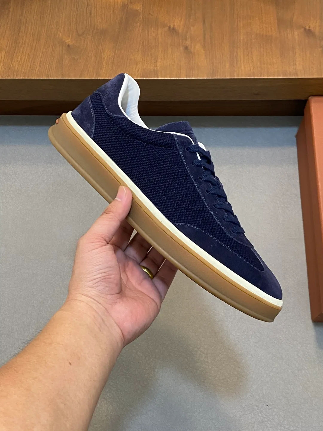 P420 Loro Piana - classic casual shoes, men's lace-up casual shoes and sneakers, high-quality lightweight and comfortable fabrics, suitable for outdoor leisure, the color scheme is young and energetic, it goes great with sportswear or casual suits! Code number: 39-44 (38, 45, 46, can be customized No. 088
